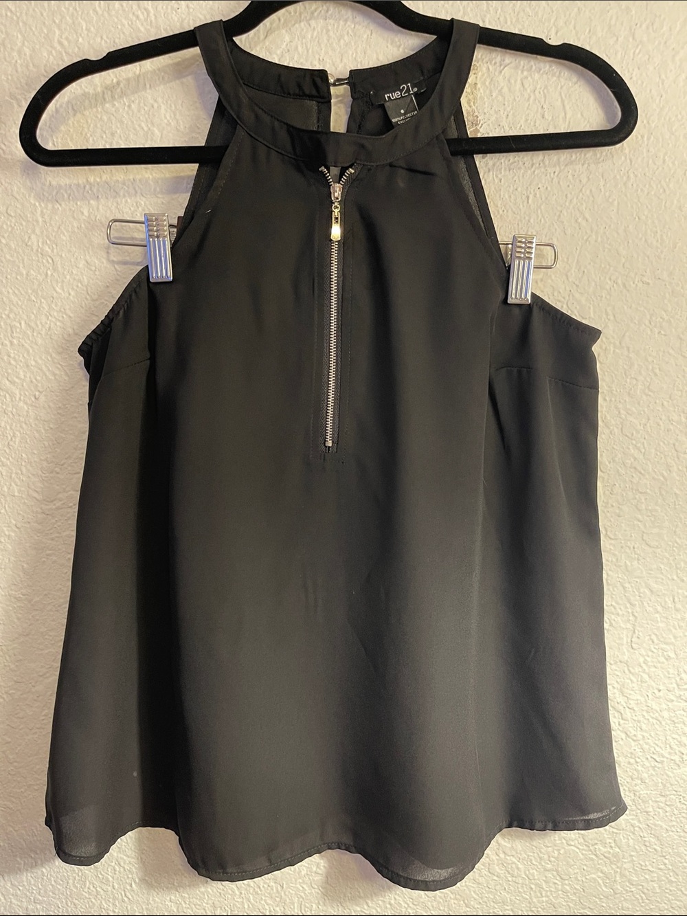 Rue21 Black Cold-Shoulder Halter Top with Front Zip Accent